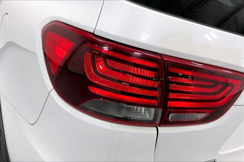 Used 2019 Kia Sorento LX image 39