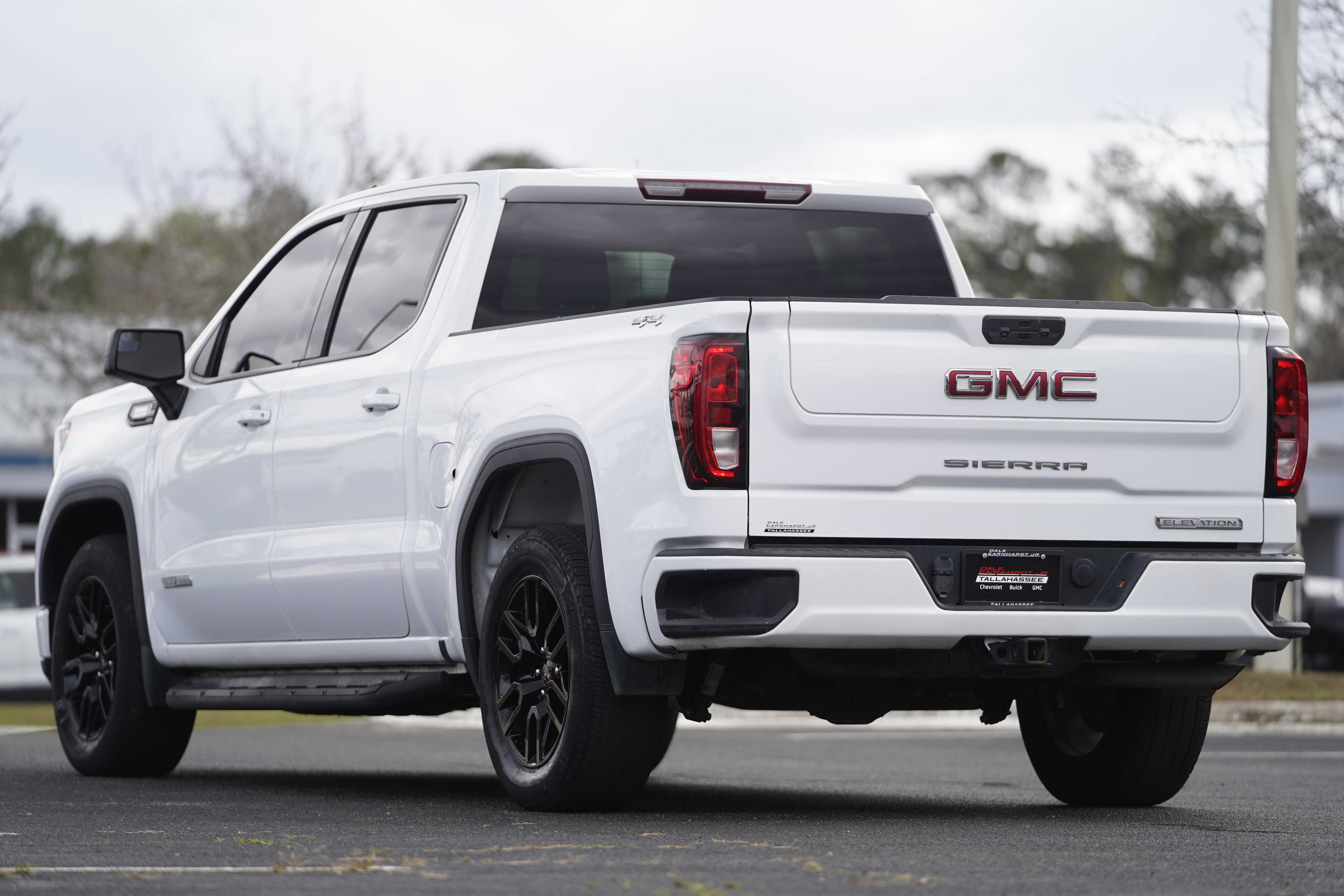 Used 2022 GMC Sierra 1500 Elevation image 3