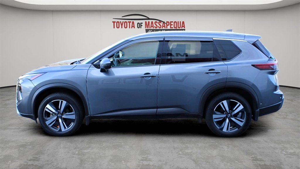 Used 2024 Nissan Rogue SL w/ SL Premium Package image 2