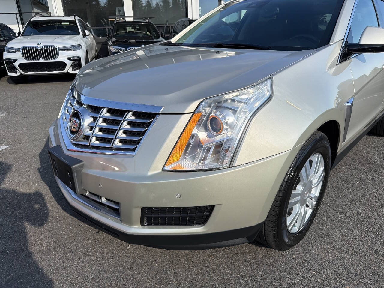 Used 2016 Cadillac SRX Luxury w/ Driver Awareness Package AWD/4WD image 12