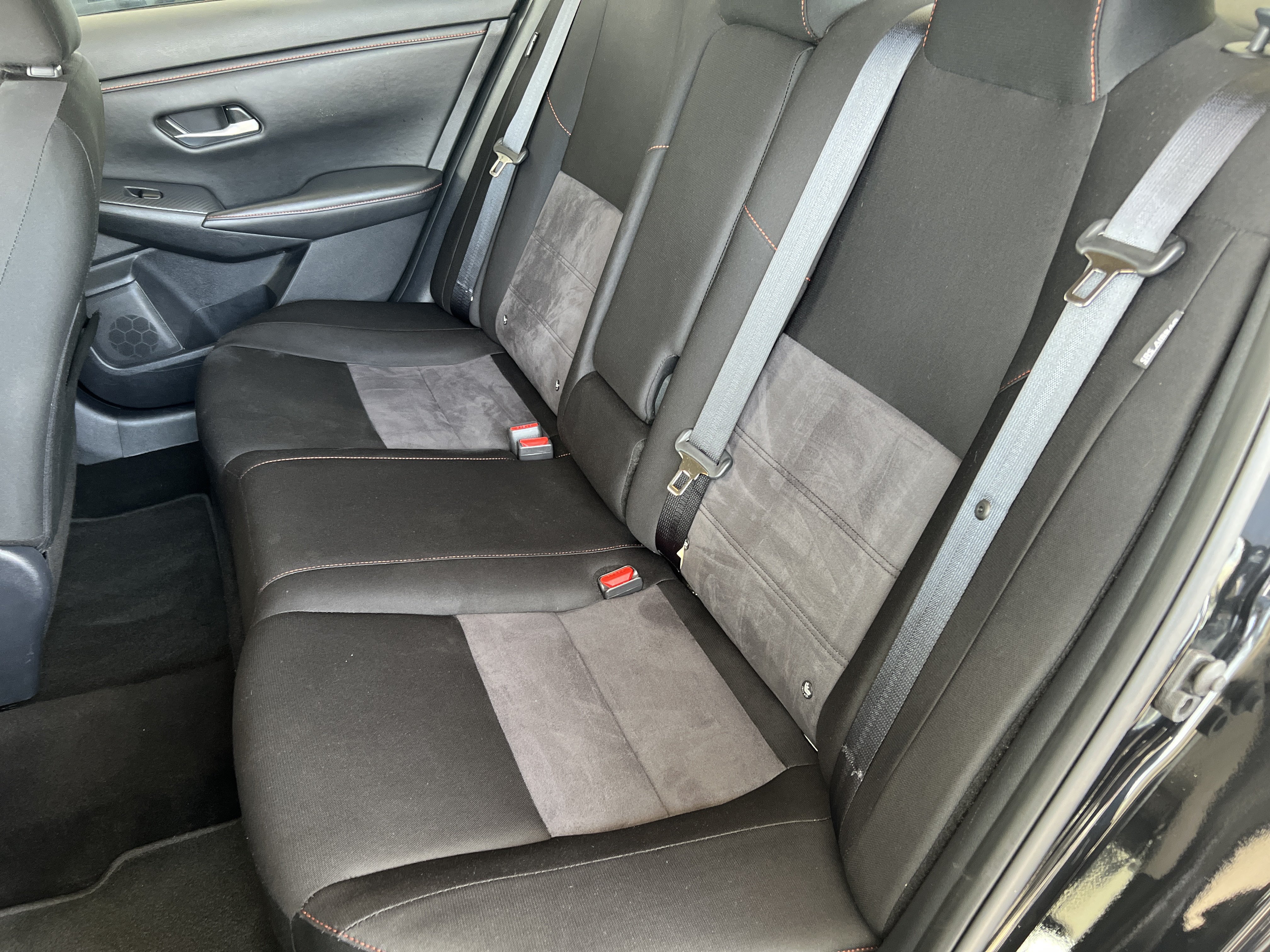 Used 2025 Nissan Sentra SR FWD image 9