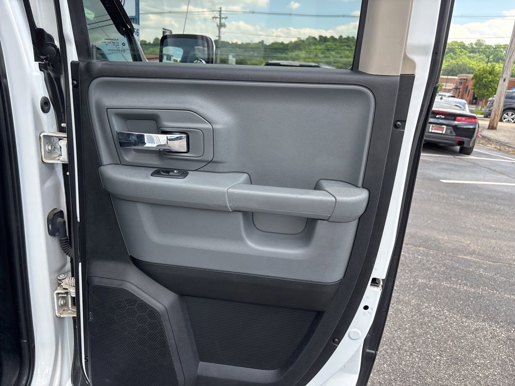 Used 2017 RAM 1500 Classic SLT AWD/4WD image 25