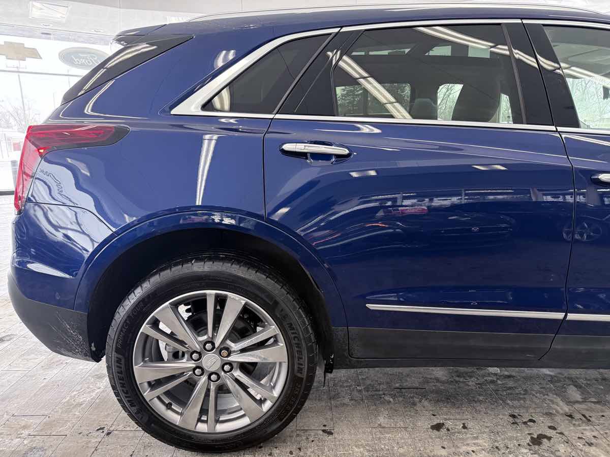 Used 2025 Cadillac XT5 Premium Luxury w/ Technology Package image 6