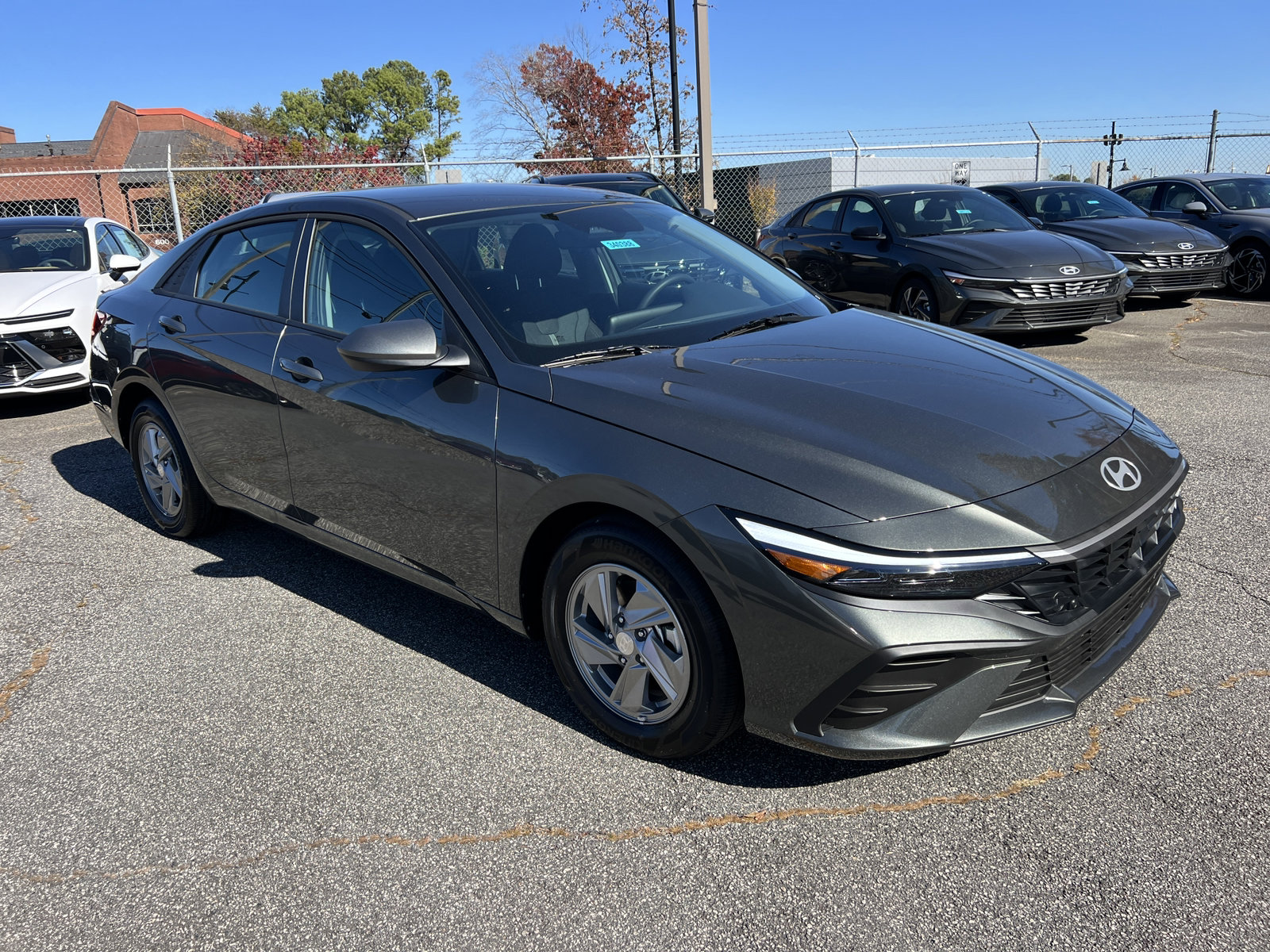 New 2026 Hyundai Elantra SE image 3