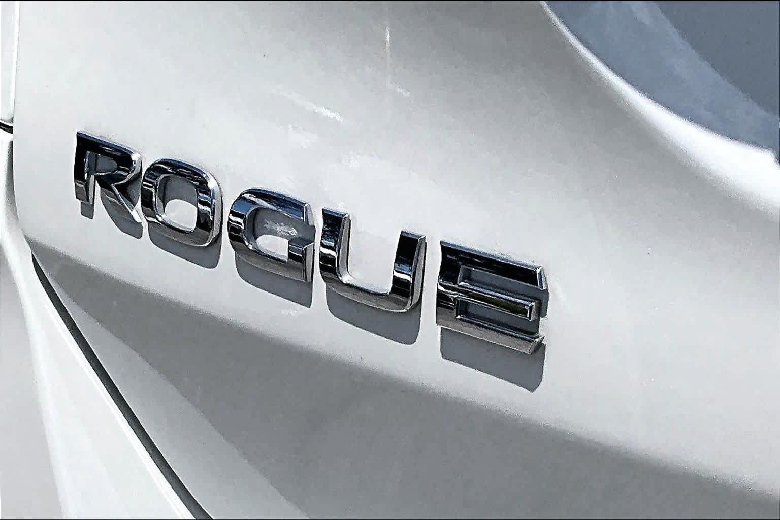 Used 2020 Nissan Rogue SL w/ Premium Package FWD image 10