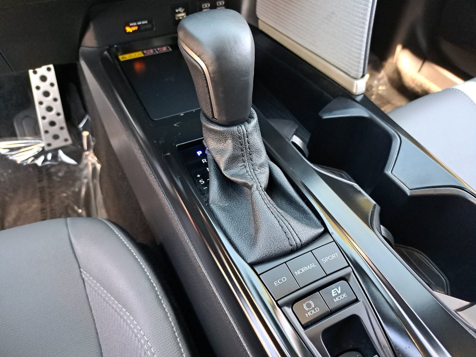 Used 2026 Toyota Camry SE FWD image 26