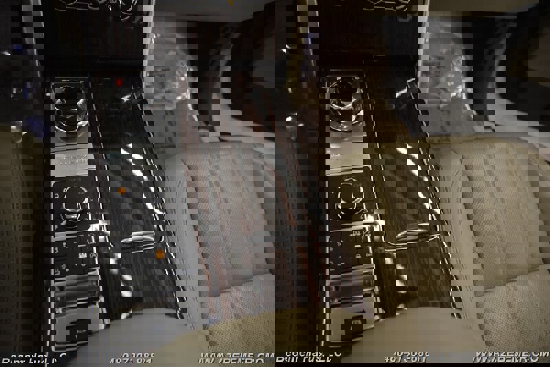 Used 2017 Land Rover Range Rover HSE image 18