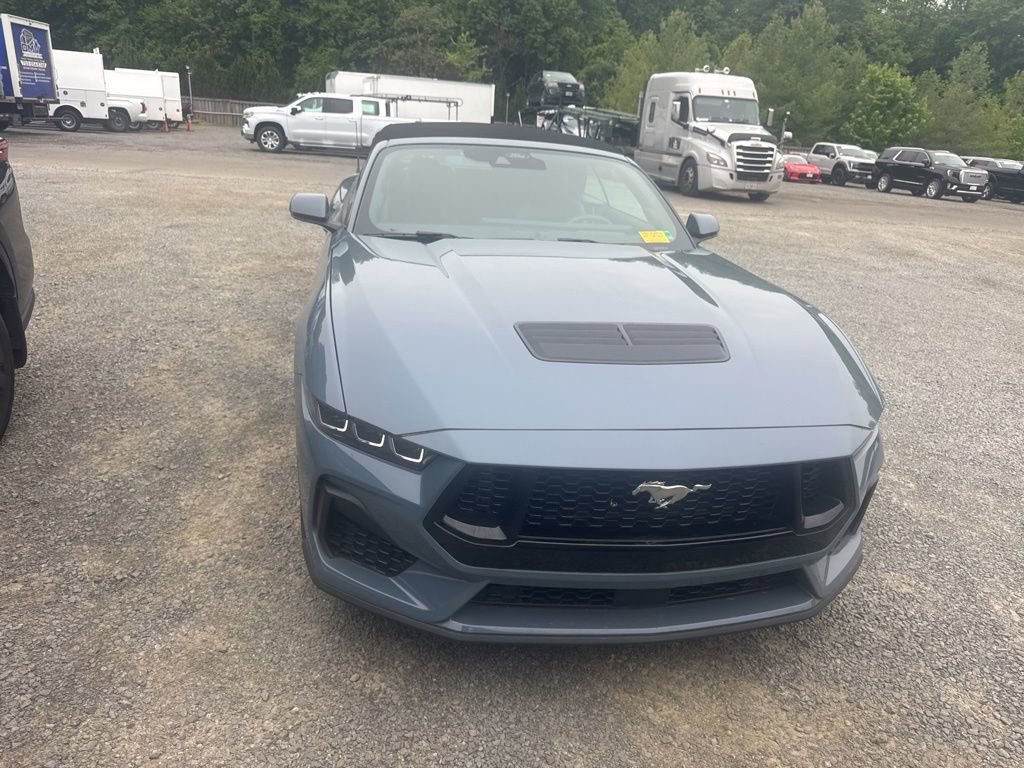 Used 2024 Ford Mustang GT Premium RWD image 2
