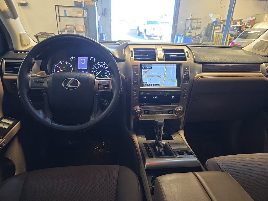 Used 2019 Lexus GX 460 w/ Navigation Package AWD/4WD image 4