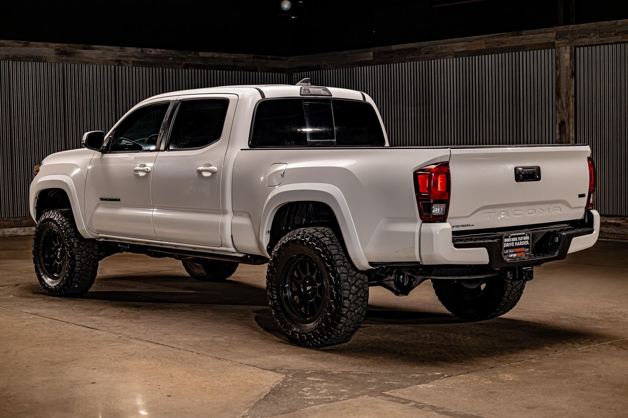 Used 2019 Toyota Tacoma TRD Sport AWD/4WD image 6