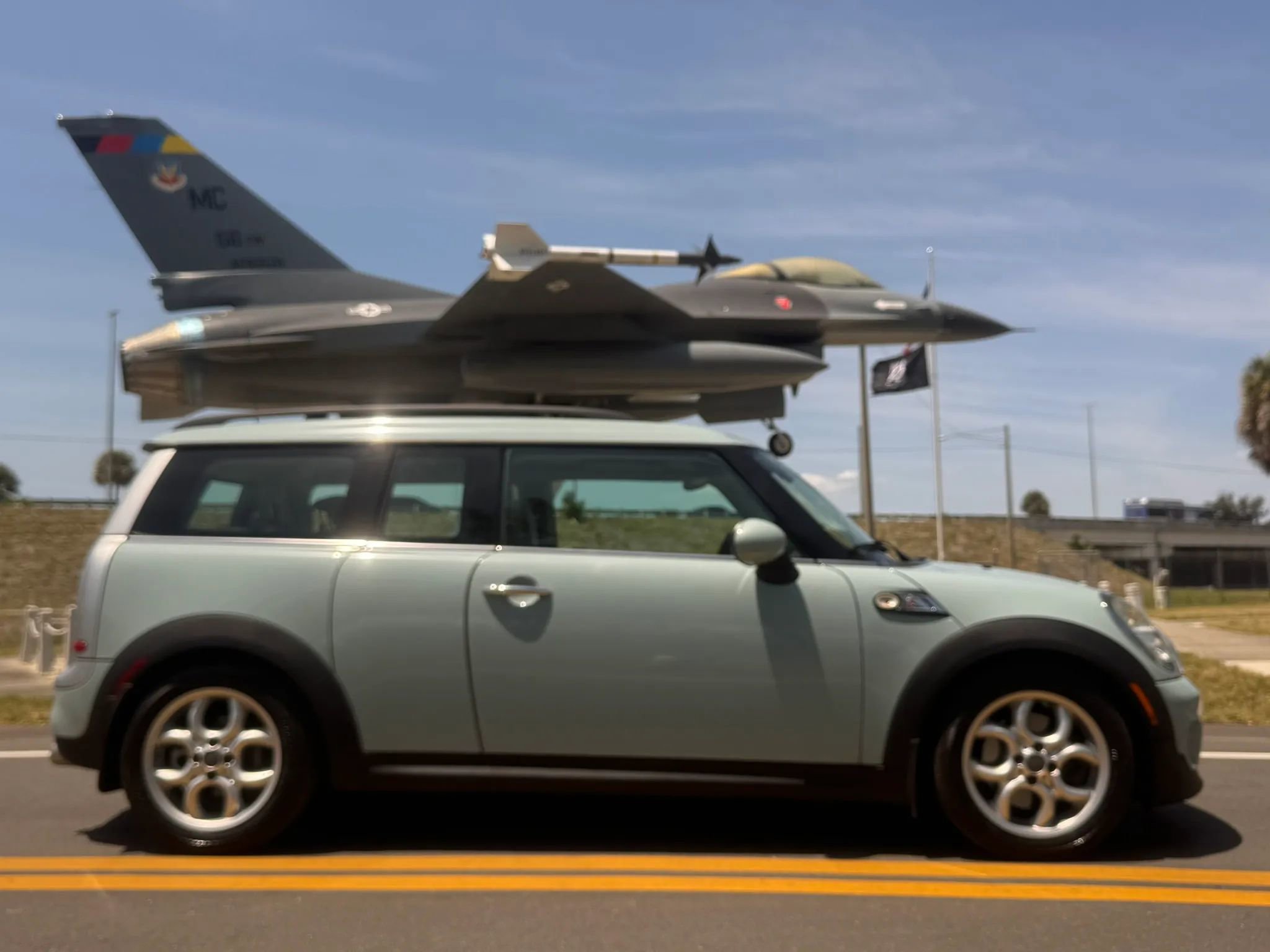 Used 2013 MINI Cooper Clubman S image 1