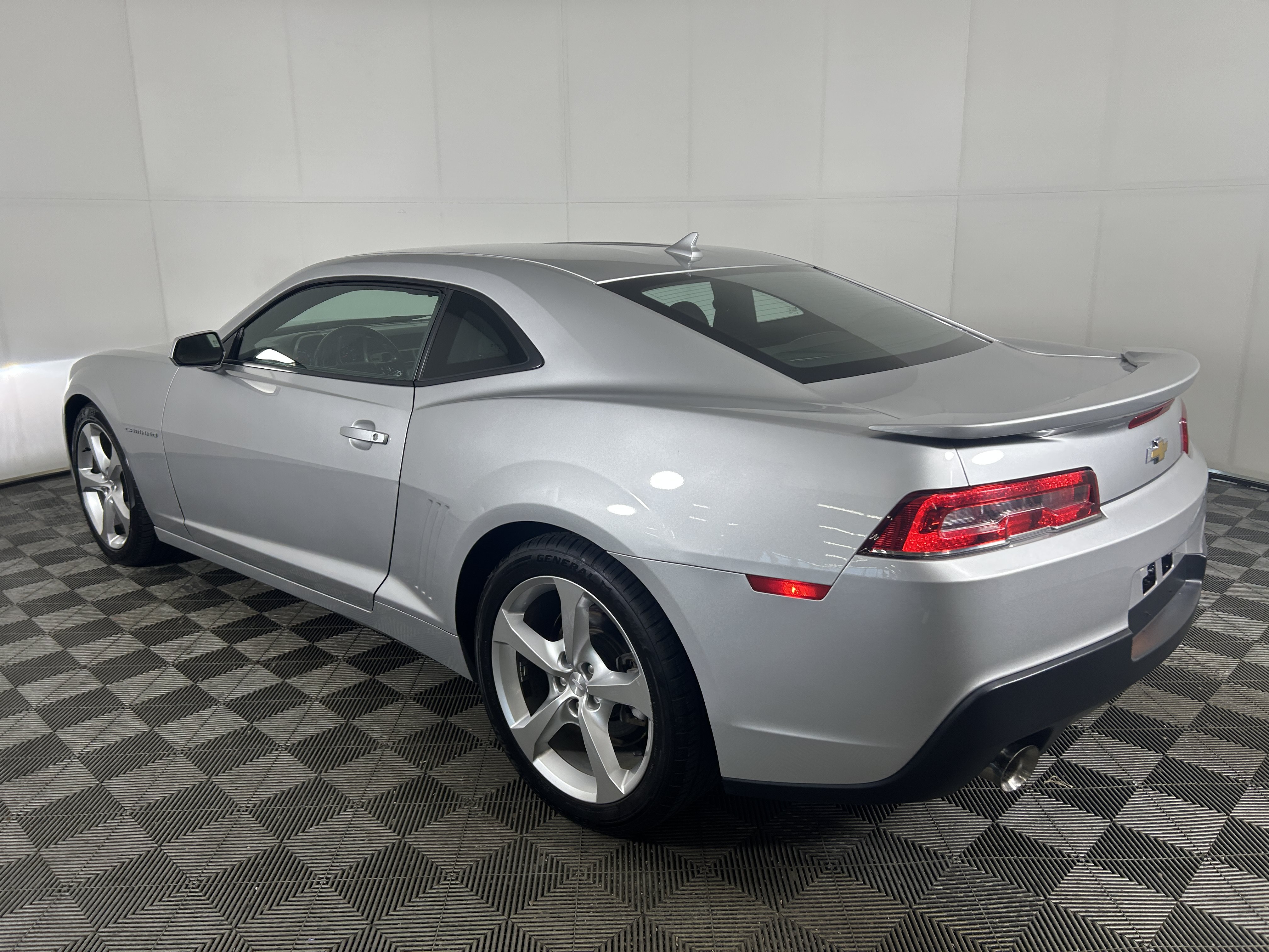 Used 2015 Chevrolet Camaro LT w/ RS Package RWD image 4
