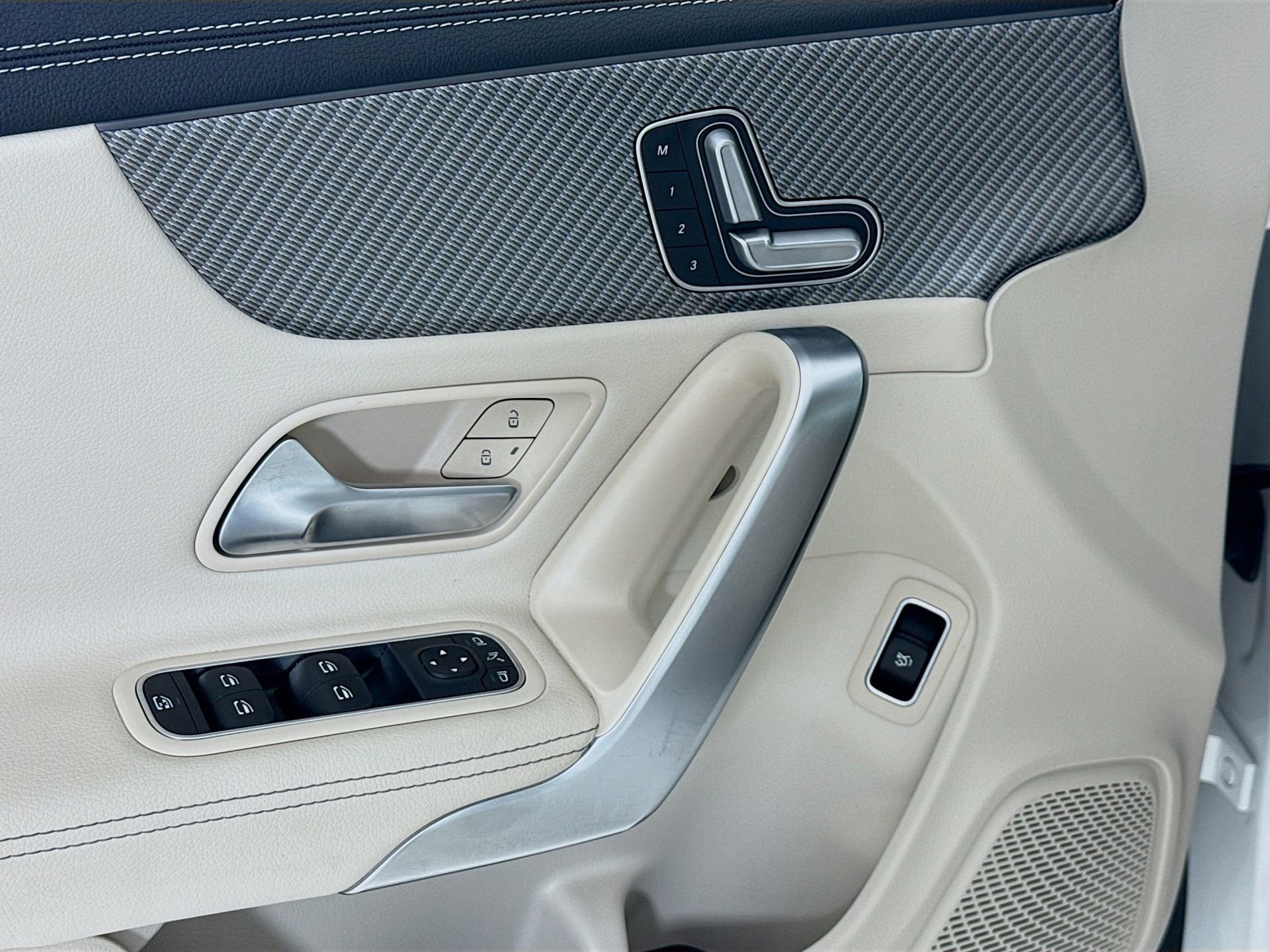 Certified 2025 Mercedes-Benz CLA 250 image 18