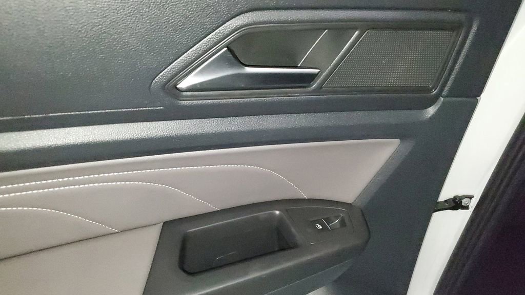 Used 2022 Volkswagen Atlas Cross Sport SE image 18