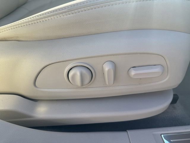 Used 2023 GMC Acadia Denali image 26