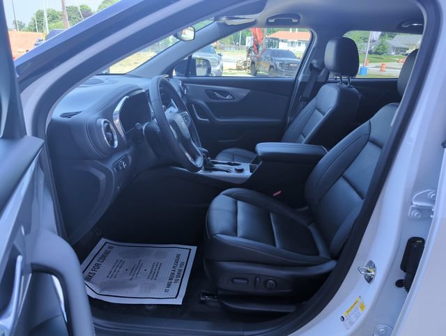 Used 2024 Chevrolet Blazer LT w/ Midnight/Sport Edition FWD image 11