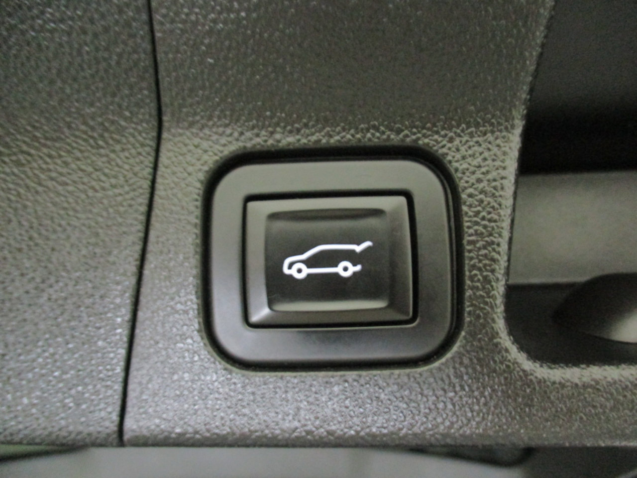 Used 2017 GMC Acadia Denali w/ Technology Package image 18