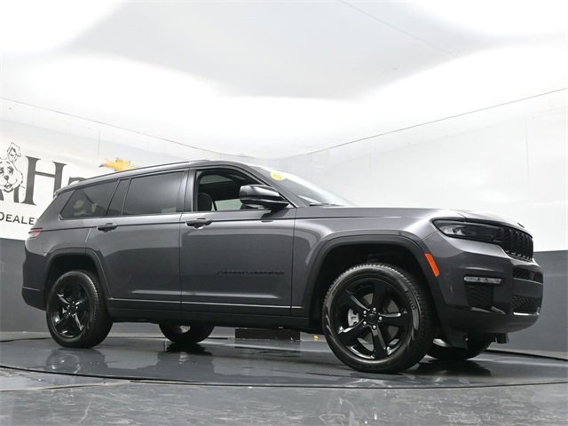 Used 2025 Jeep Grand Cherokee L Limited w/ Black Appearance Package image 2