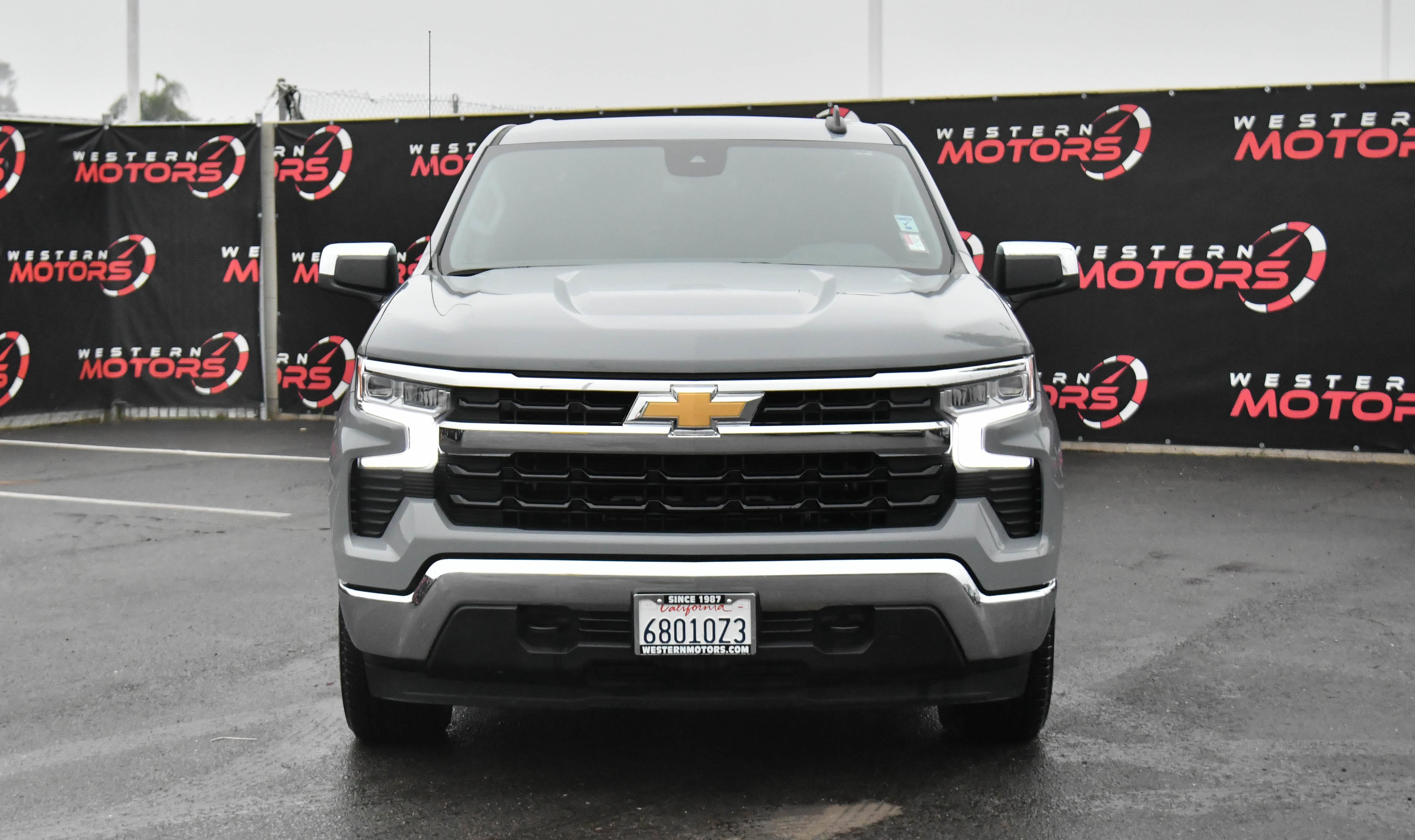 Used 2024 Chevrolet Silverado 1500 LT image 2