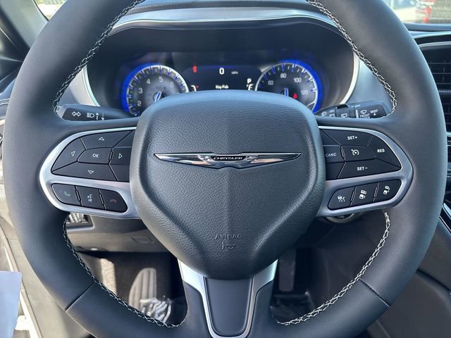 New 2026 Chrysler Pacifica Limited FWD image 18