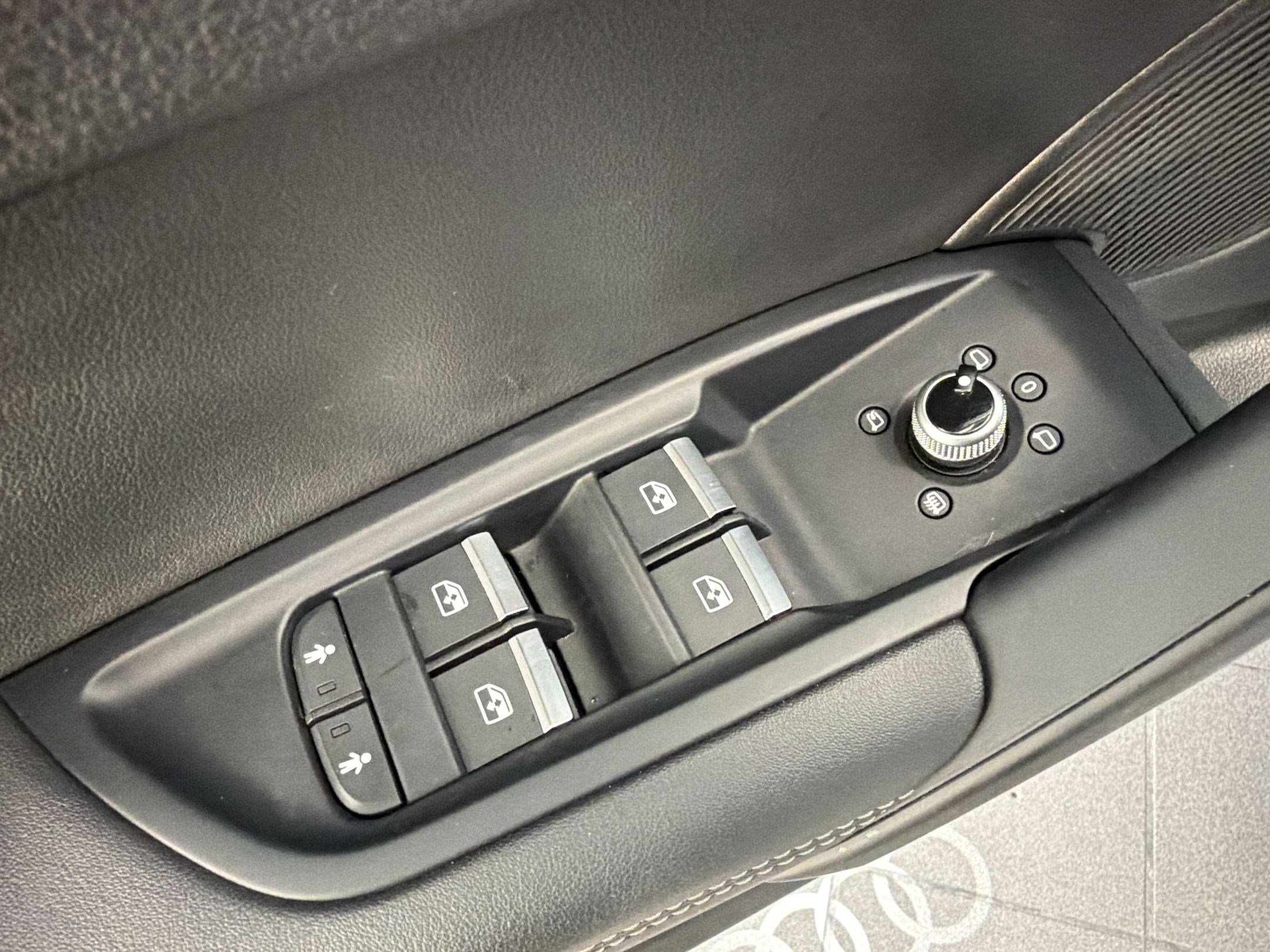 Used 2021 Audi Q5 Prestige w/ Prestige Package image 13