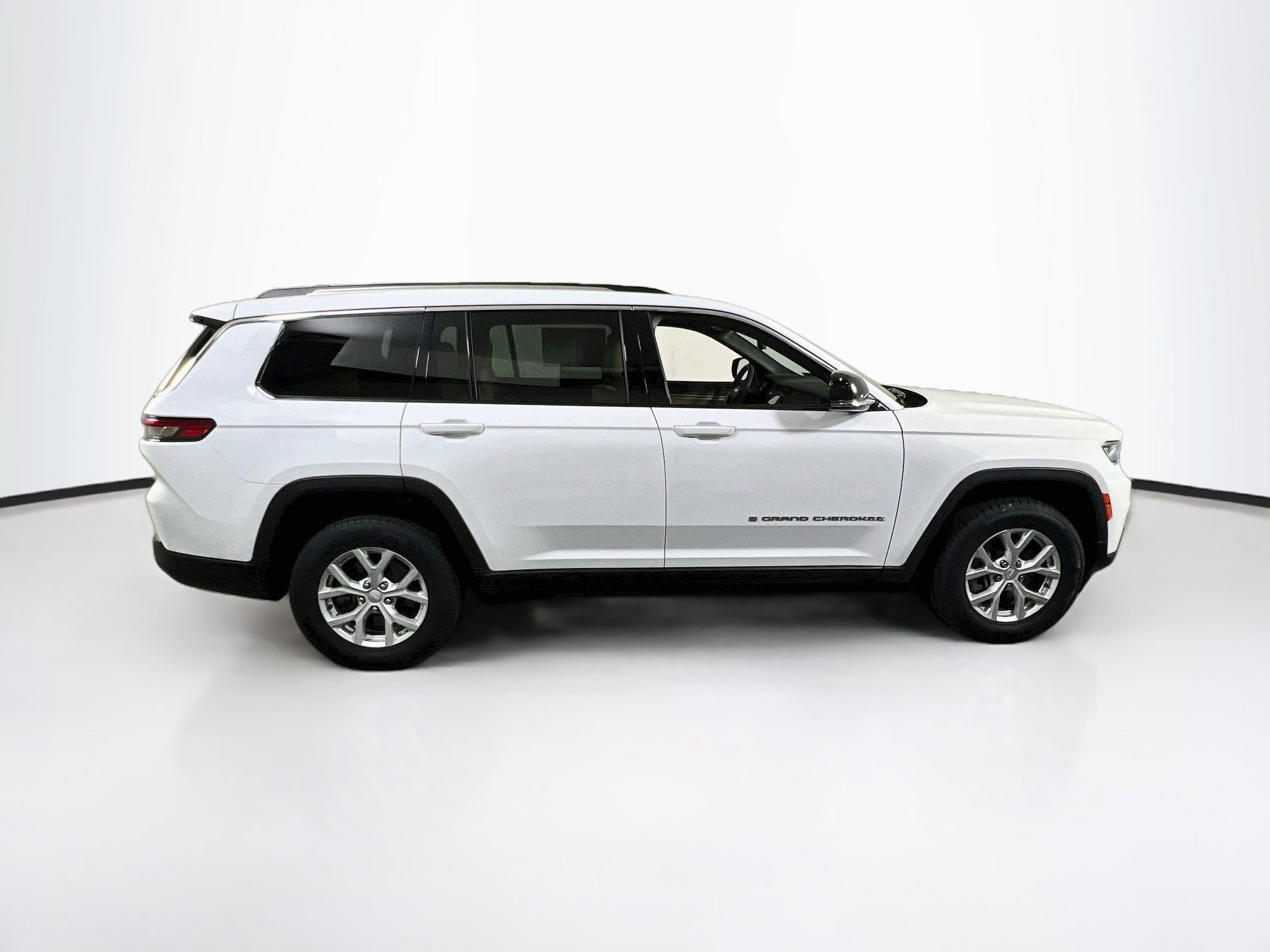 Used 2023 Jeep Grand Cherokee L Limited AWD/4WD image 4