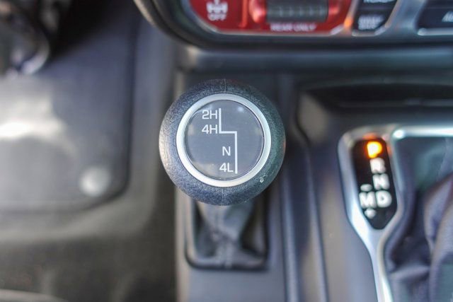 Used 2025 Jeep Wrangler Unlimited Rubicon AWD/4WD image 23