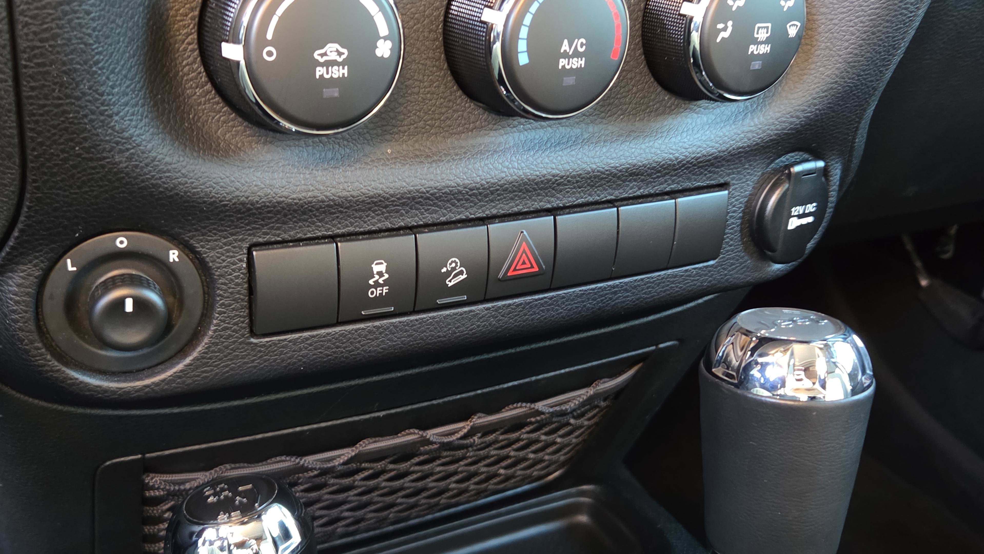 Used 2018 Jeep Wrangler Unlimited Sport S image 15