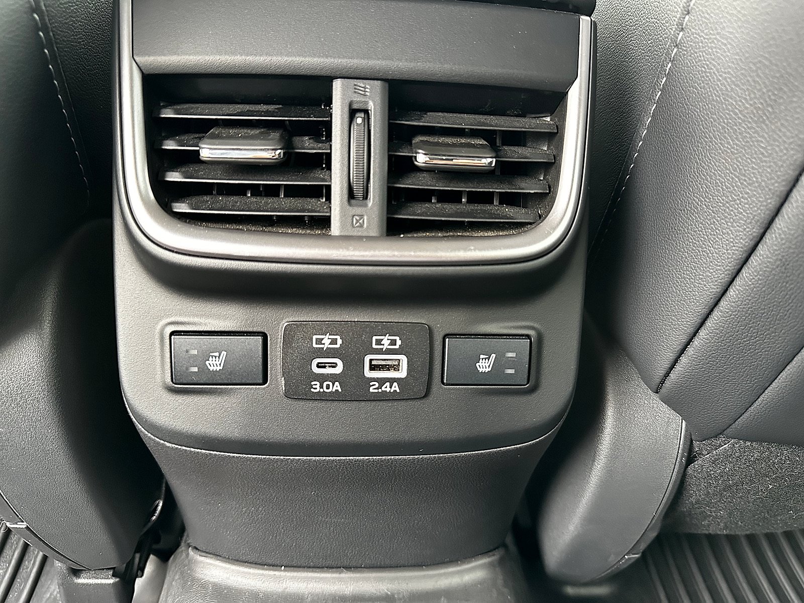 Used 2023 Subaru Outback Touring AWD/4WD image 14