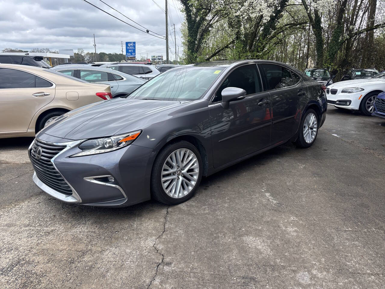 Used 2018 Lexus ES 350 w/ Ultra Luxury Package image 2