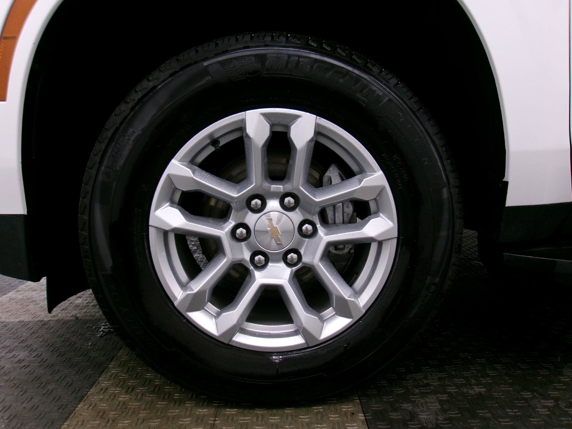 Used 2025 Chevrolet Tahoe LT AWD/4WD image 17