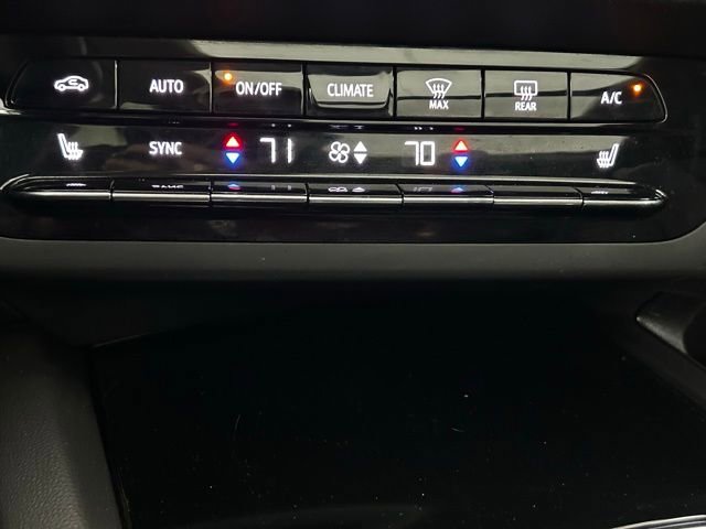 Used 2023 Buick Envision Essence w/ Sport Touring Package image 25