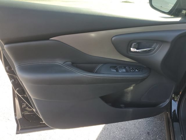 Certified 2024 Nissan Murano SV w/ SV Midnight Edition Package FWD image 11