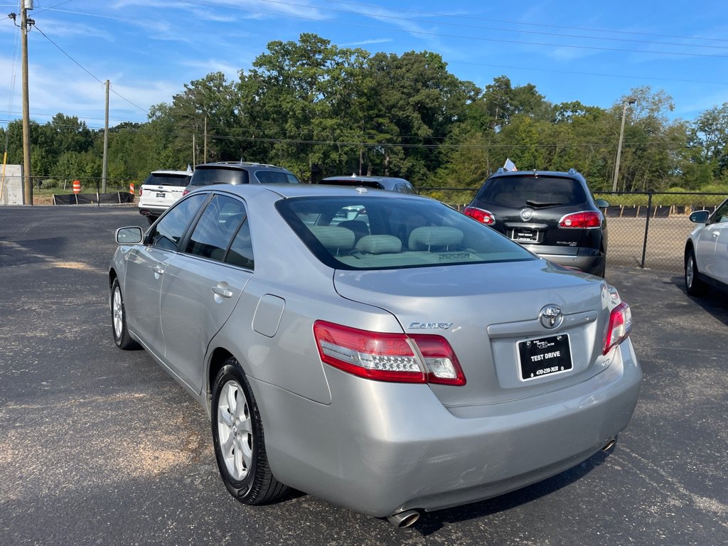 Used 2011 Toyota Camry LE w/ LE Extra-Value Pkg FWD image 4