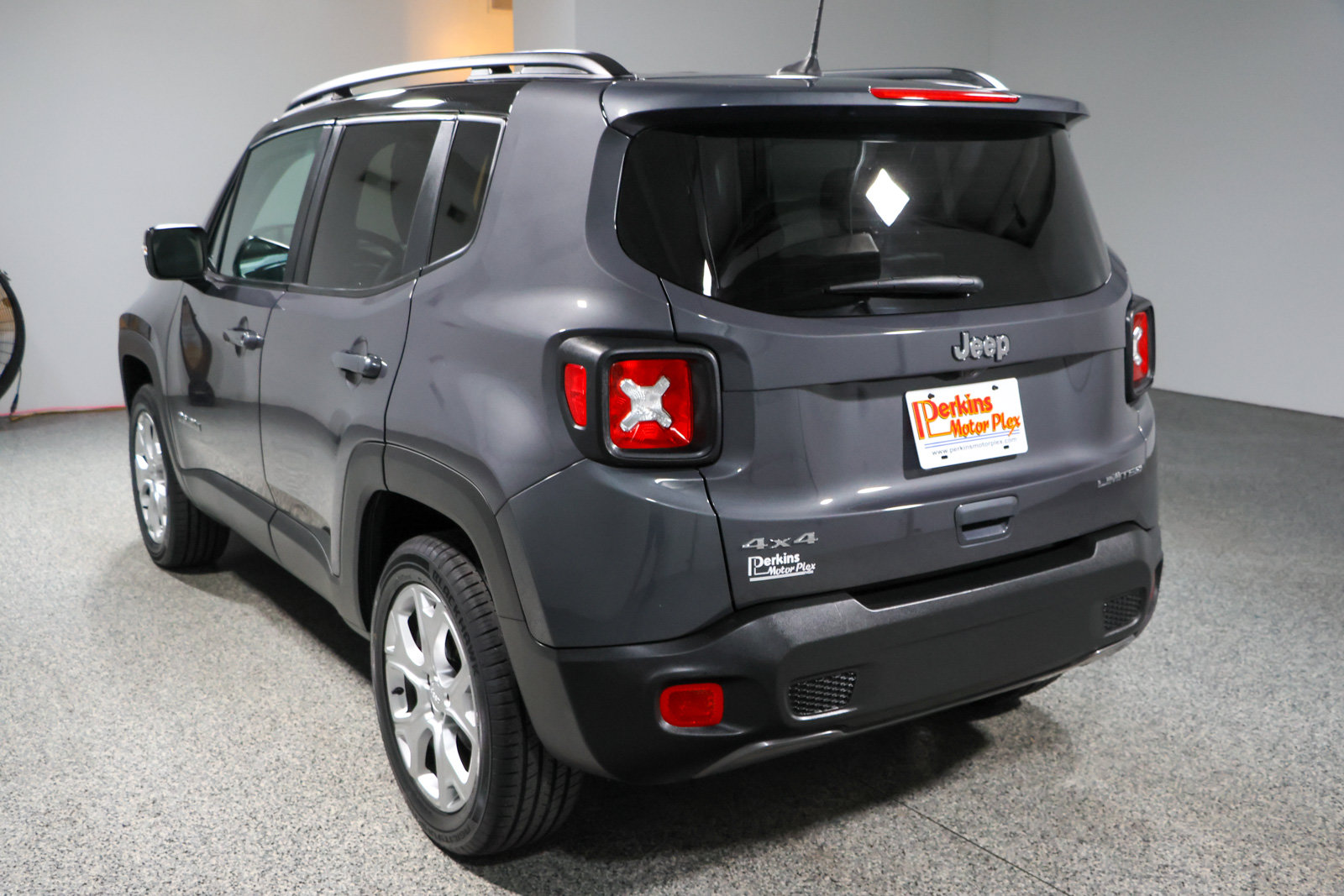 Used 2023 Jeep Renegade Limited AWD/4WD image 9