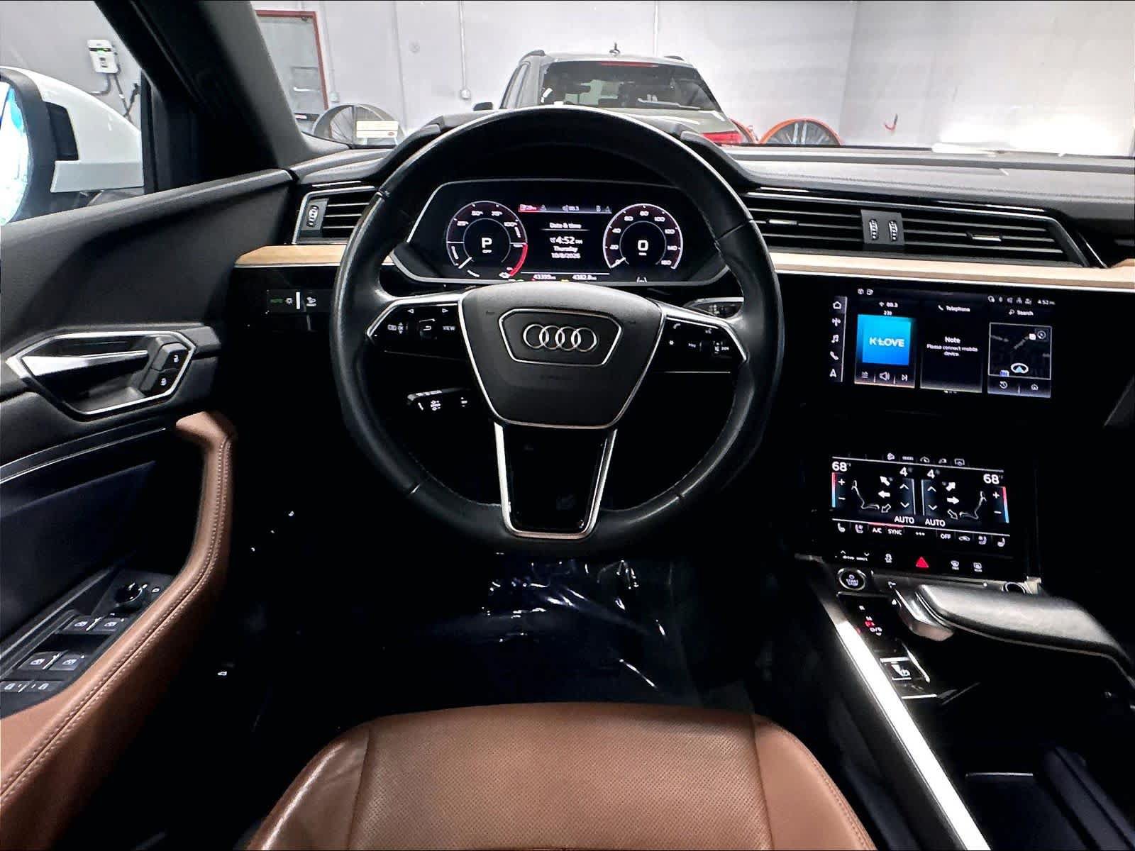 Used 2024 Audi Q8 e-tron Premium Plus AWD/4WD image 9