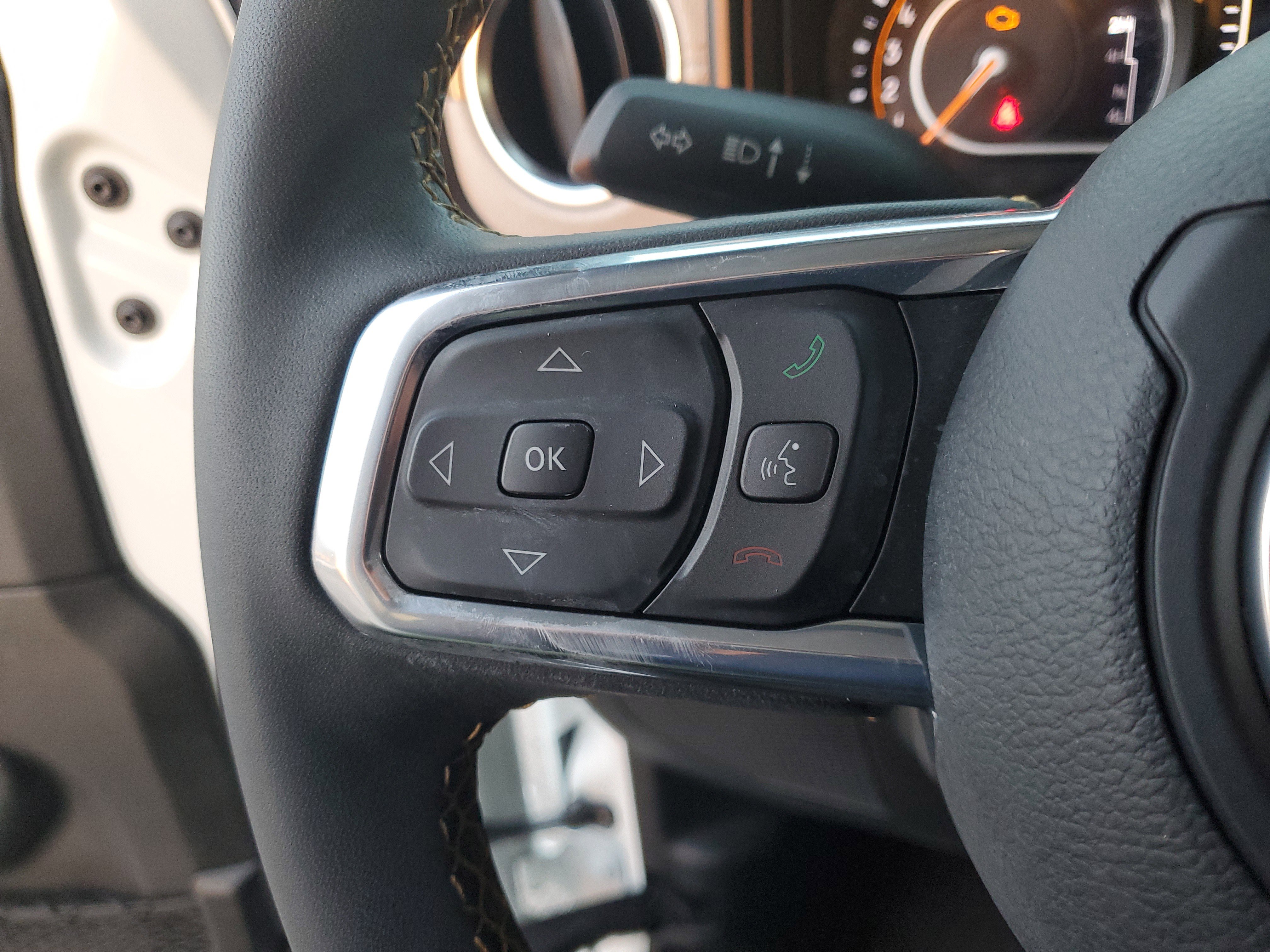 Used 2024 Jeep Wrangler Sahara image 18