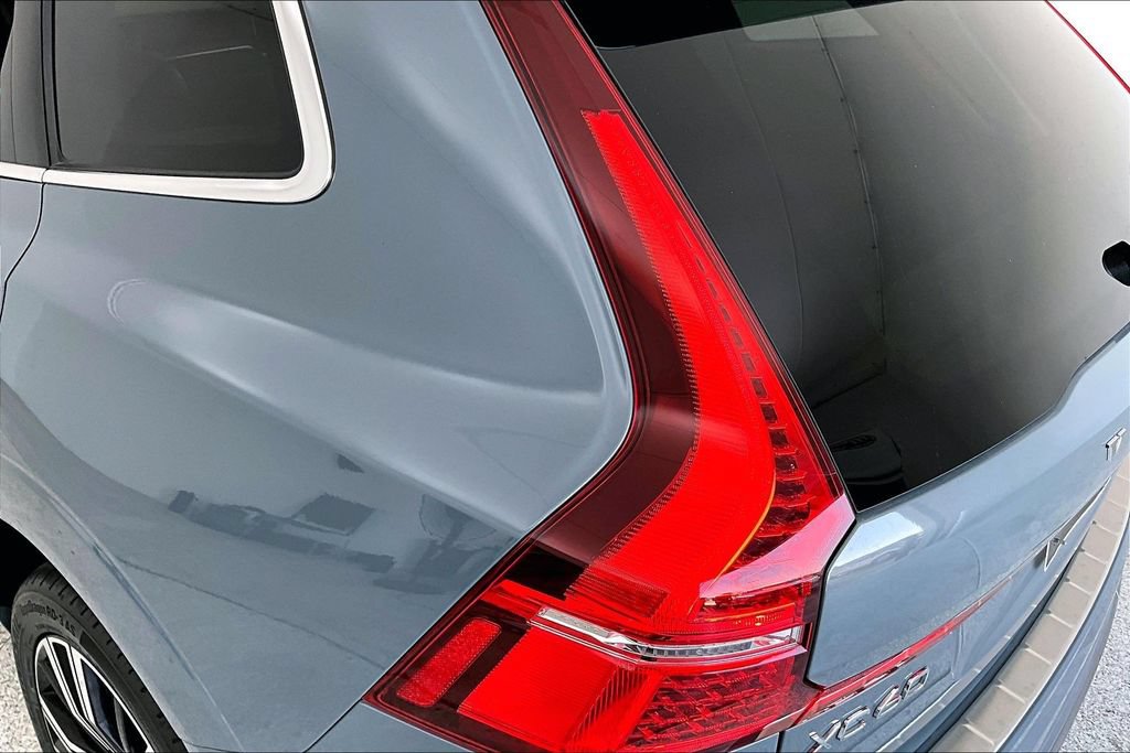 Certified 2023 Volvo XC60 B5 Plus AWD/4WD image 40