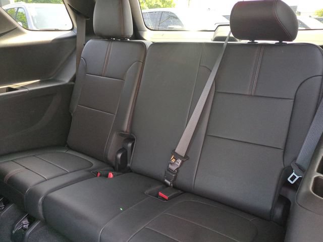 Used 2023 Chevrolet Traverse RS AWD/4WD image 16