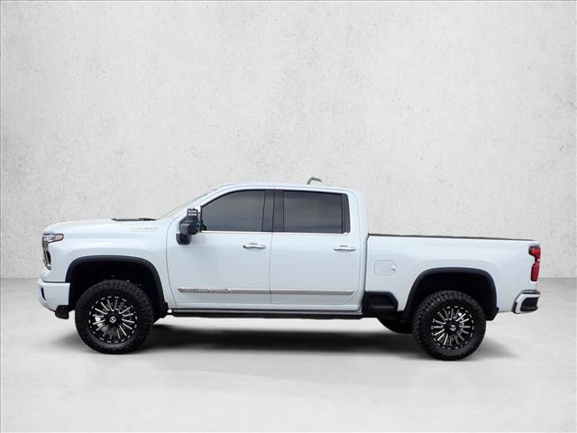 Used 2026 Chevrolet Silverado 2500 High Country w/ High Country Premium Package AWD/4WD image 2