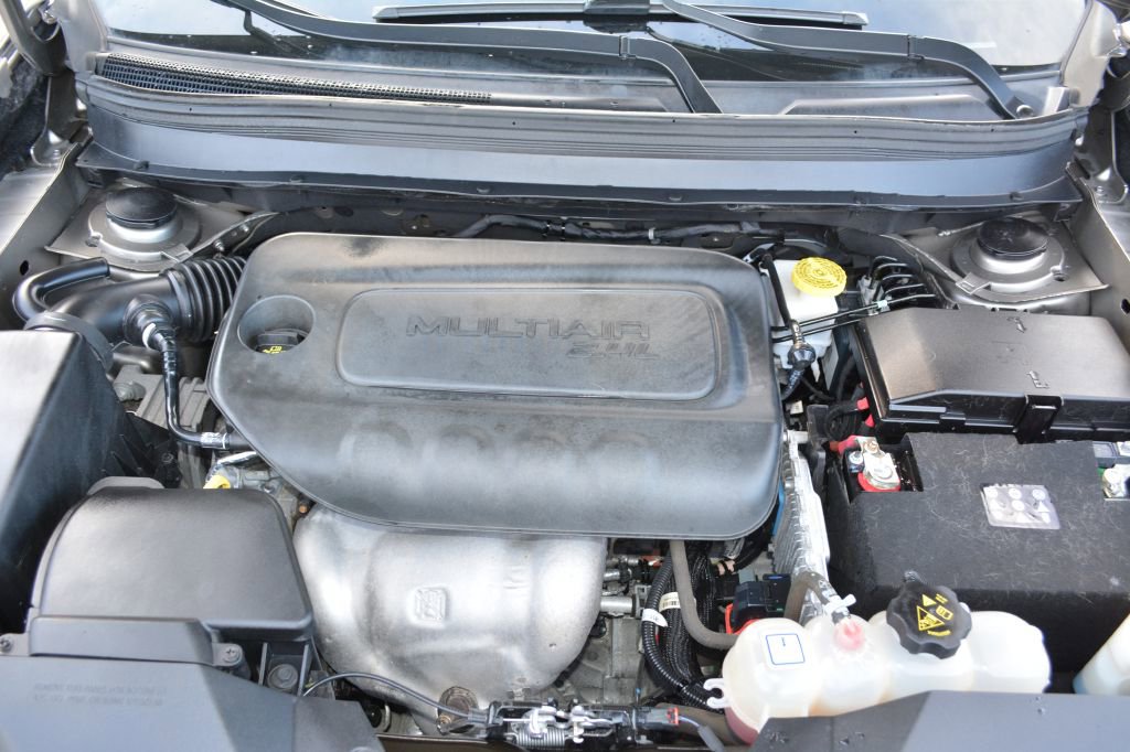 Used 2020 Jeep Cherokee Latitude Plus w/ Cold Weather Group image 14