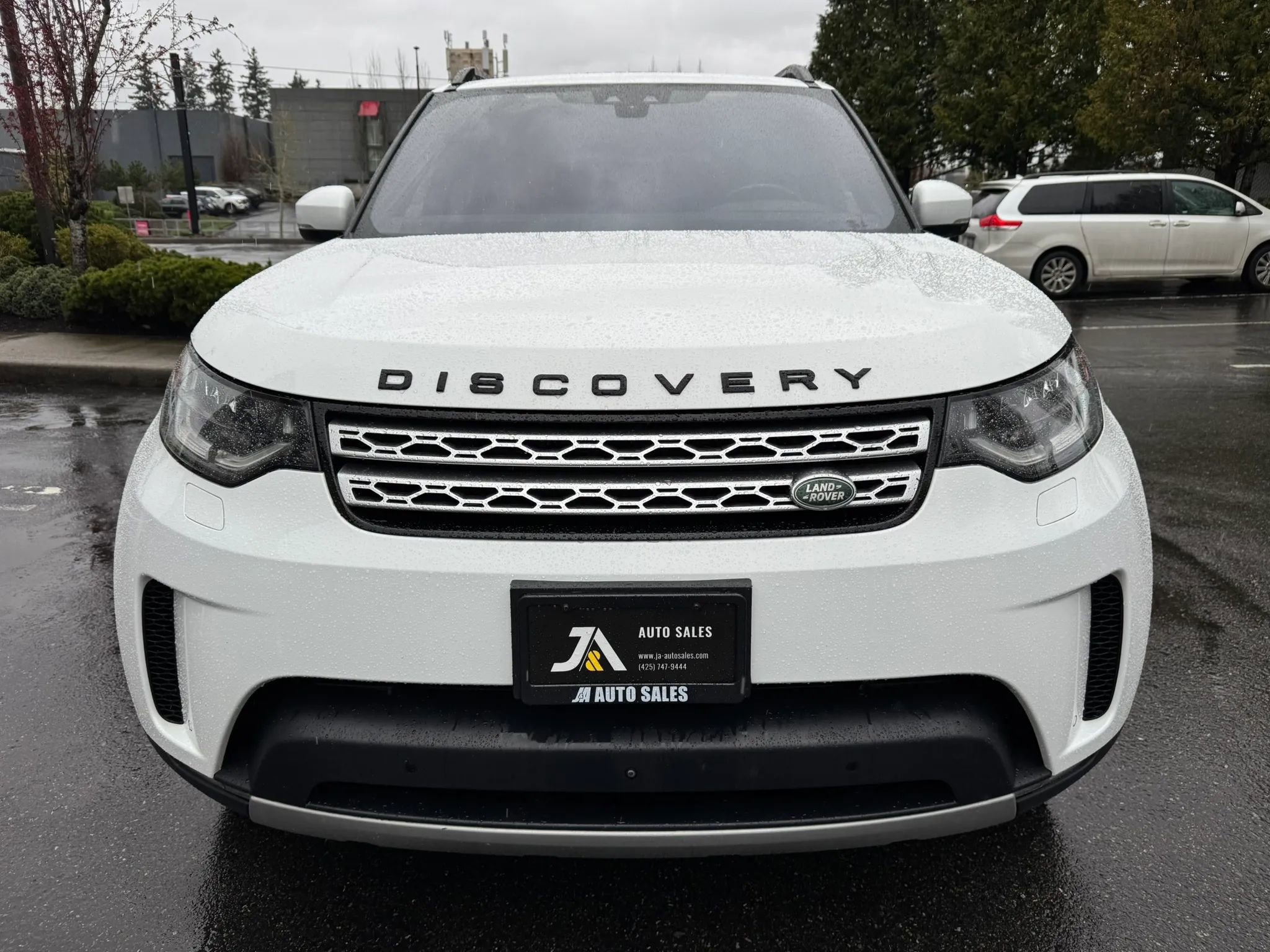 Used 2019 Land Rover Discovery HSE Luxury AWD/4WD image 3