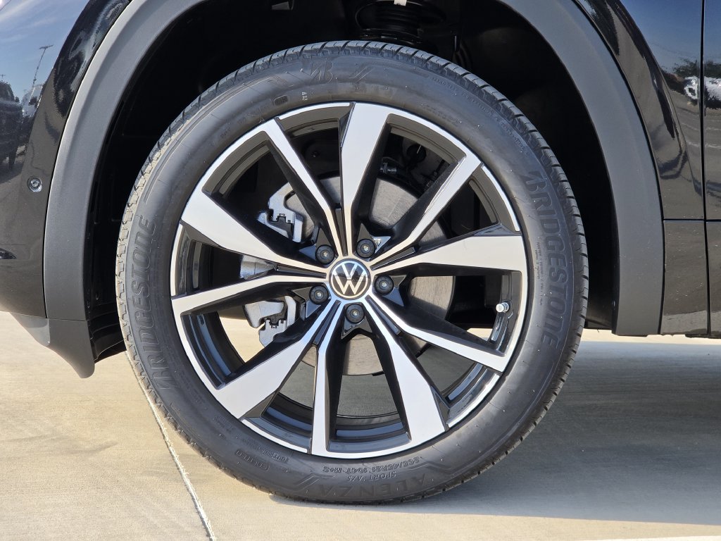 New 2026 Volkswagen Atlas Cross Sport SEL Premium R-Line AWD/4WD image 8
