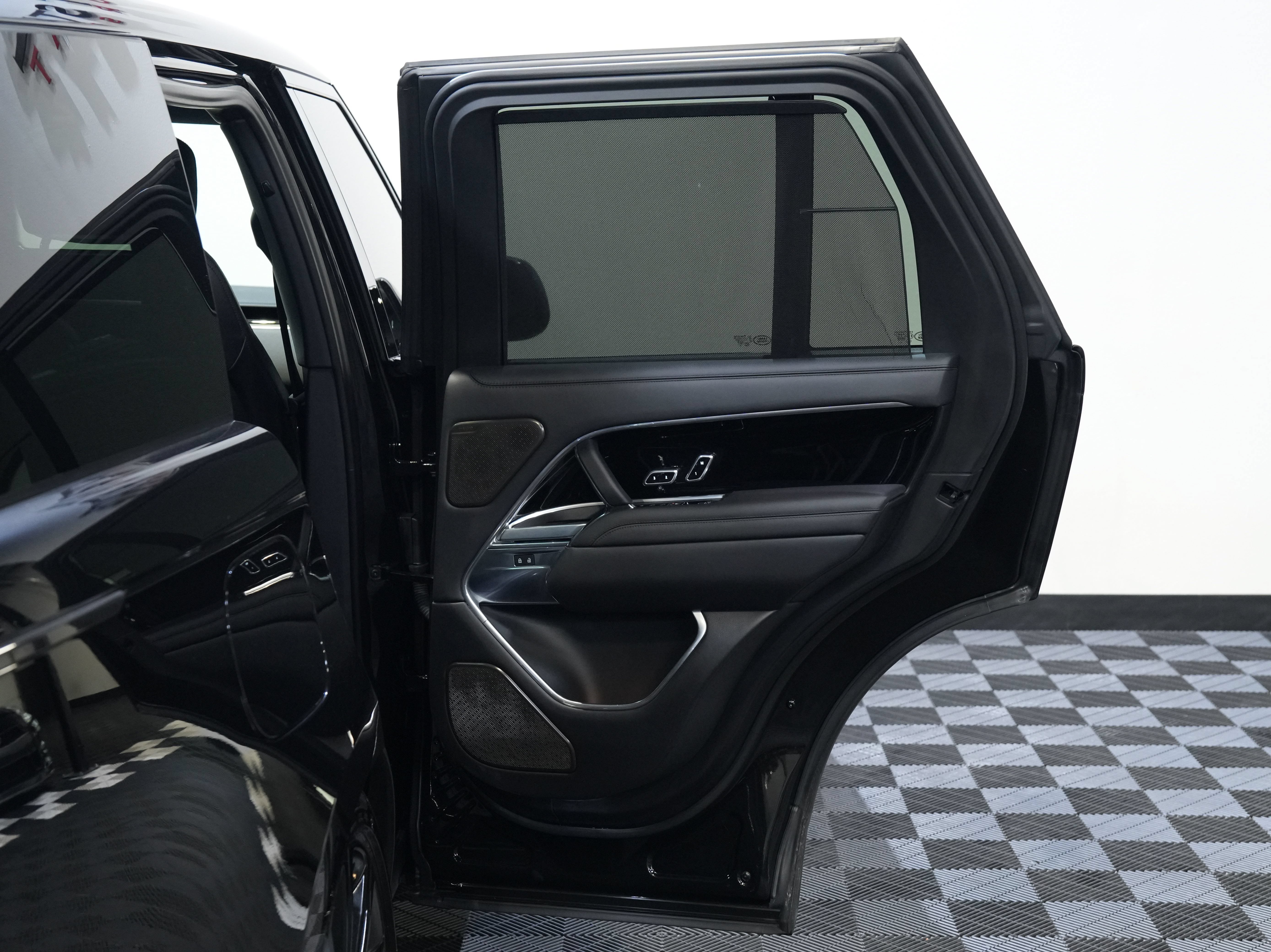Used 2024 Land Rover Range Rover Autobiography AWD/4WD image 25