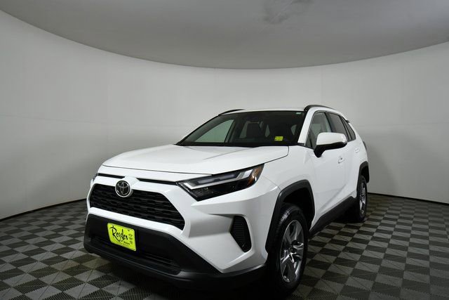 Used 2025 Toyota RAV4 XLE image 6