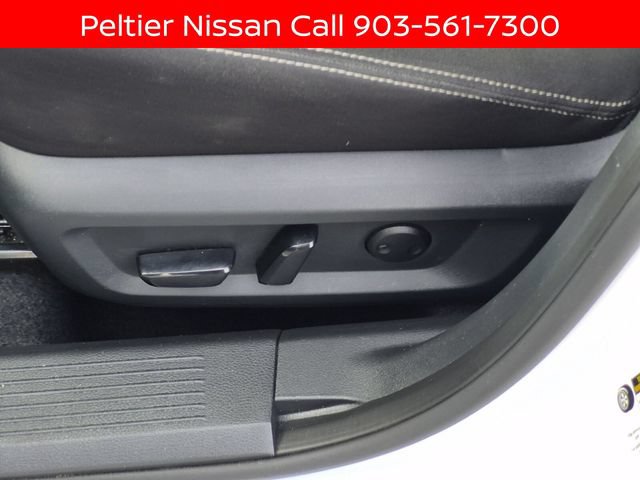 Certified 2024 Nissan Rogue SV FWD image 20