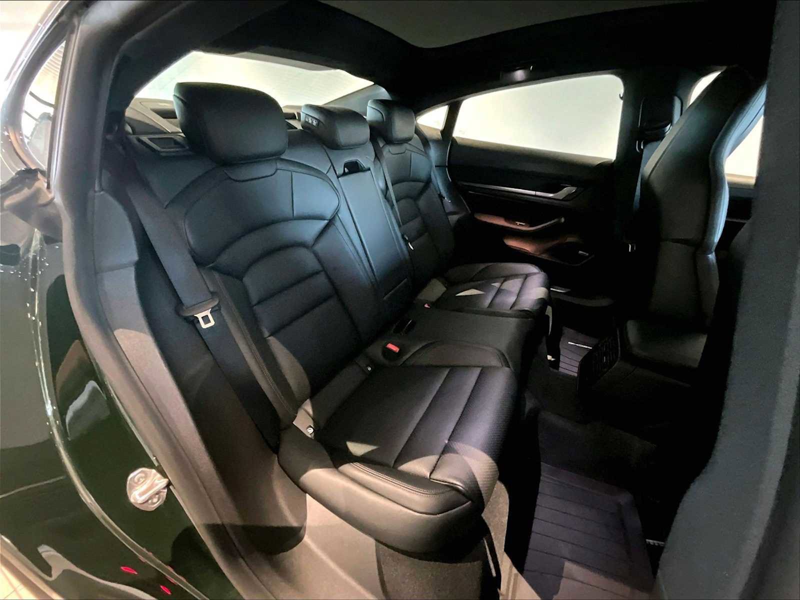 Used 2025 Porsche Taycan image 32