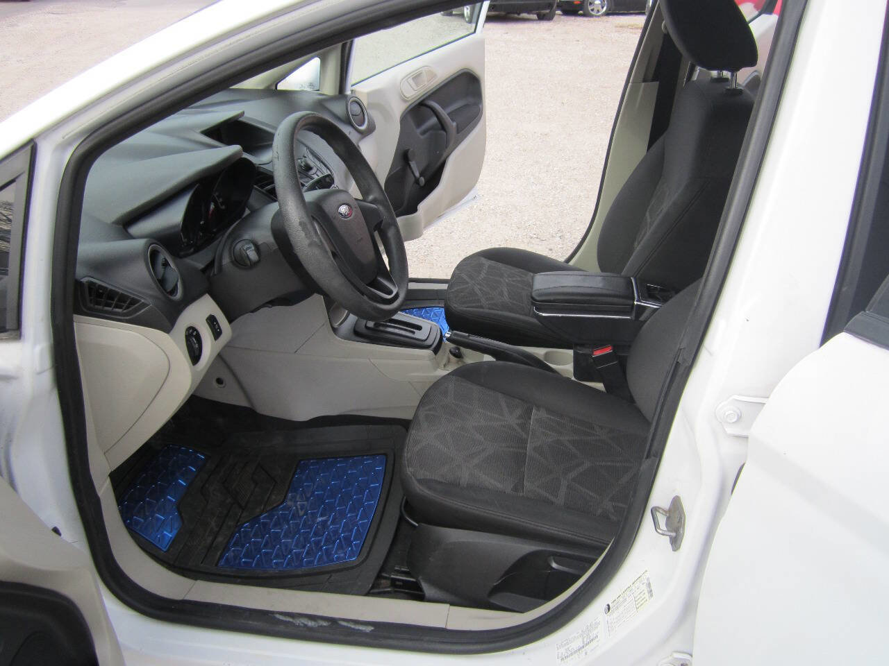 Used 2013 Ford Fiesta S FWD image 7