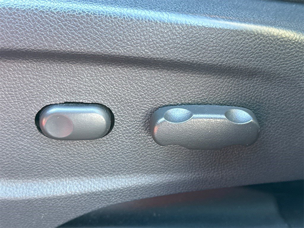 Used 2018 Chevrolet Trax LT w/ Driver Confidence Package image 20