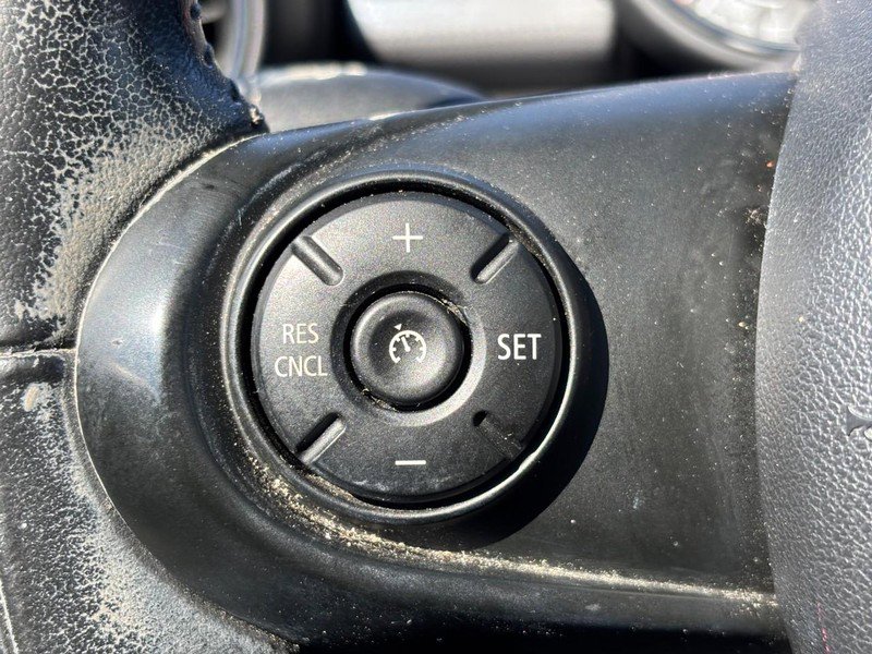 Used 2020 MINI Cooper 4-Door Hardtop image 18